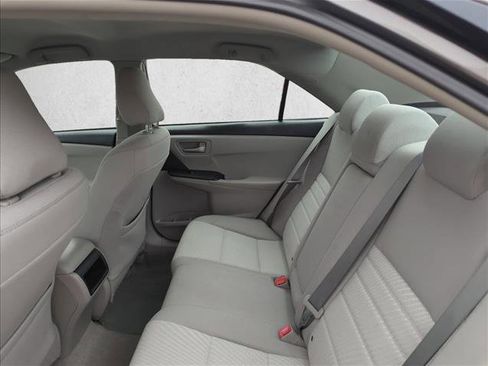 Used 2016 Toyota Camry LE image 17