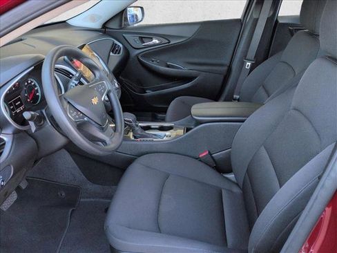 Used 2025 Chevrolet Malibu LT image 14
