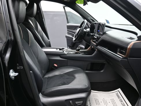 Used 2024 Toyota Grand Highlander MAX Platinum image 27