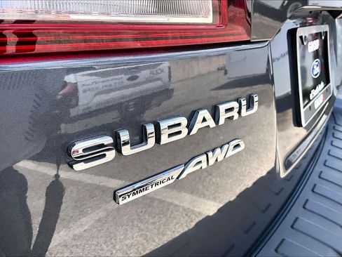 Used 2018 Subaru Outback 3.6R Limited AWD/4WD image 12