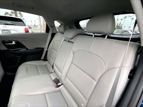 Used 2021 Kia Niro EX Premium image 15