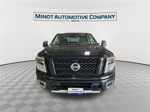Used 2019 Nissan Titan PRO-4X w/ Pro-4x Convenience Package image 3