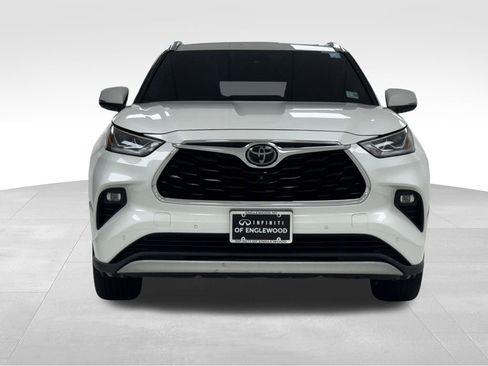Used 2020 Toyota Highlander Platinum image 2