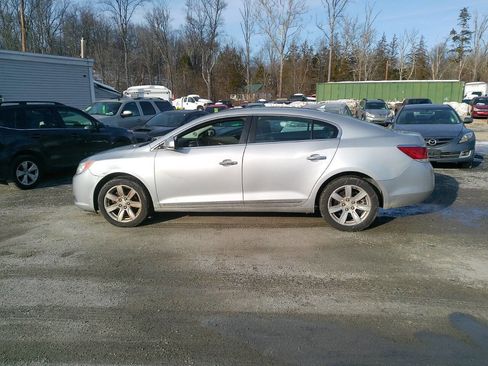 Used 2011 Buick LaCrosse CXL image 3