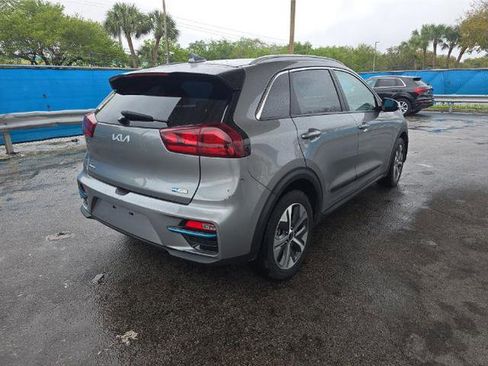 Used 2022 Kia Niro EX w/ Cold Weather Package image 3