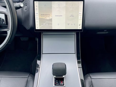 Certified 2025 Land Rover Range Rover Velar S AWD/4WD image 19