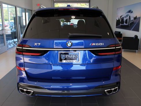 Used 2025 BMW X7 M60i image 7