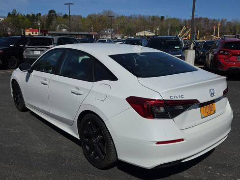 Used 2022 Honda Civic Sport image 2