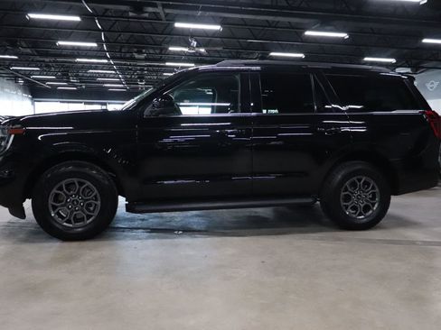 Used 2025 Ford Expedition Active image 2
