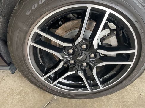 Used 2022 Ford Mustang Premium image 9