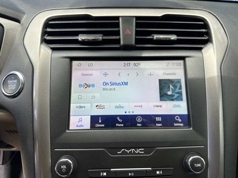 Used 2020 Ford Fusion SE FWD image 28