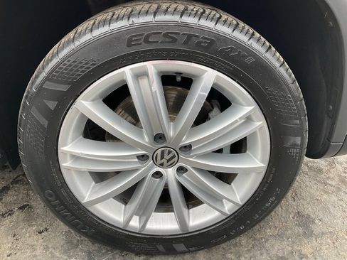 Used 2014 Volkswagen Tiguan SE FWD image 73