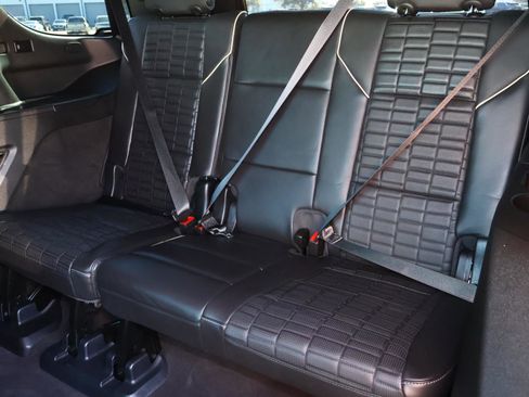 Used 2023 Cadillac Escalade V w/ LPO, ONYX Package image 30