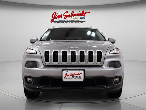 Used 2017 Jeep Cherokee Latitude w/ Cold Weather Group image 2