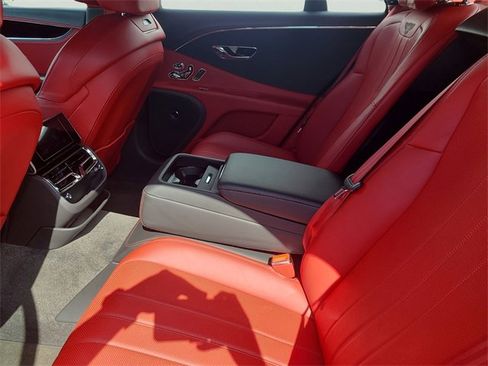 Used 2021 Bentley Flying Spur V8 image 15