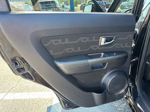 Used 2012 Kia Soul + FWD image 26