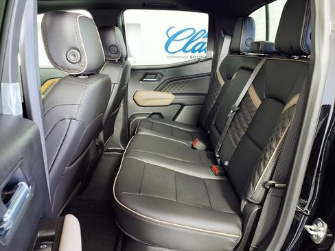 New 2026 GMC Canyon Denali image 20