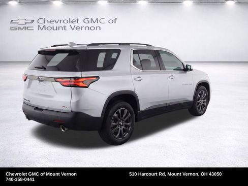 Used 2024 Chevrolet Traverse RS w/ LPO, Floor Liner Package AWD/4WD image 8
