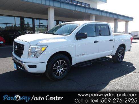 Used 2022 Nissan Titan SV w/ Accessory Utility Package AWD/4WD image 1