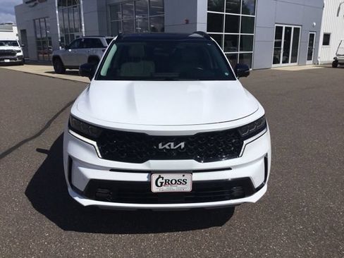 Used 2023 Kia Sorento SX AWD/4WD image 3