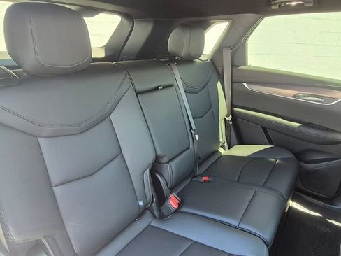 Used 2025 Cadillac XT5 Luxury AWD/4WD image 5