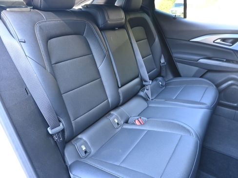 Used 2025 Chevrolet Equinox EV LT w/ Convenience Package image 20