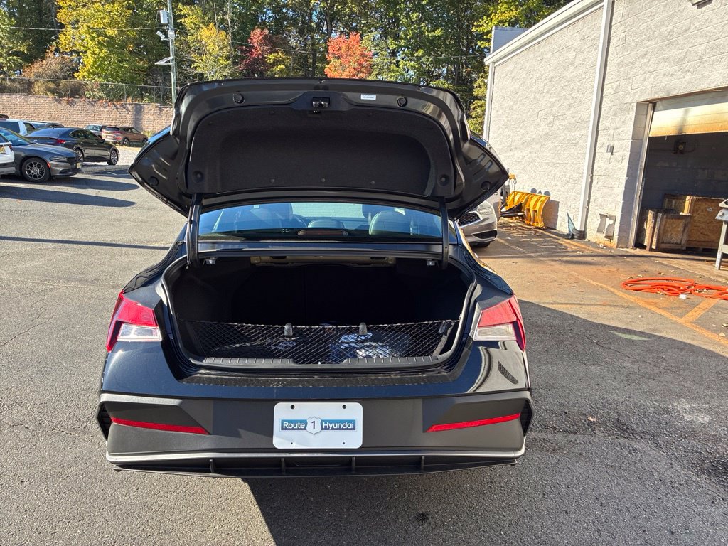 New 2026 Hyundai Elantra SEL Sport FWD image 10