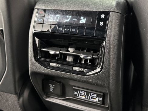 Used 2023 Jeep Grand Cherokee L Laredo AWD/4WD image 29
