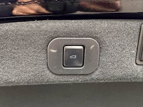 Used 2020 Lincoln Continental Standard w/ Premium Package image 19