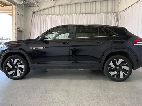 Used 2025 Volkswagen Atlas Cross Sport SE FWD image 26