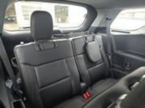 Used 2022 Ford Explorer XLT w/ Equipment Group 202A AWD/4WD image 15