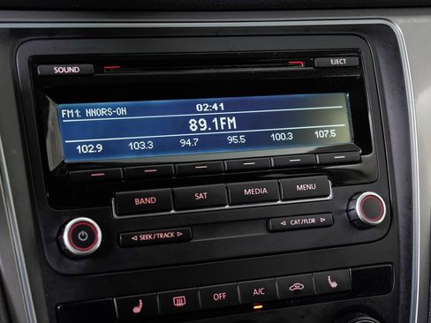 Used 2014 Volkswagen Passat 1.8T Wolfsburg Edition FWD image 17