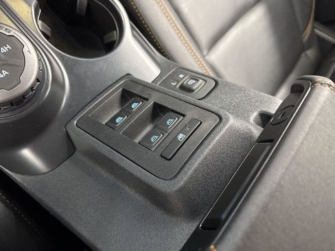 Used 2024 Ford Bronco Badlands w/ Sasquatch Package AWD/4WD image 29