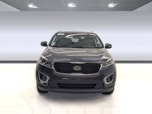 Used 2017 Kia Sorento LX image 5