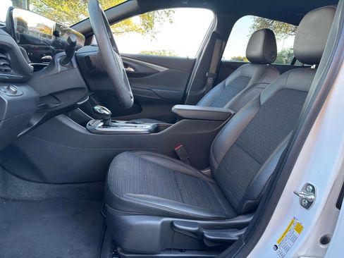 Used 2025 Buick Envista Preferred image 22