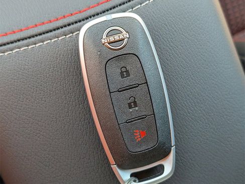 New 2025 Nissan Kicks SR image 30