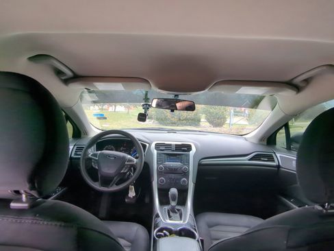 Used 2015 Ford Fusion SE image 20