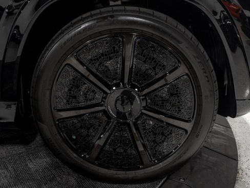 Used 2025 Mercedes-Benz Maybach GLS 600 4MATIC image 33