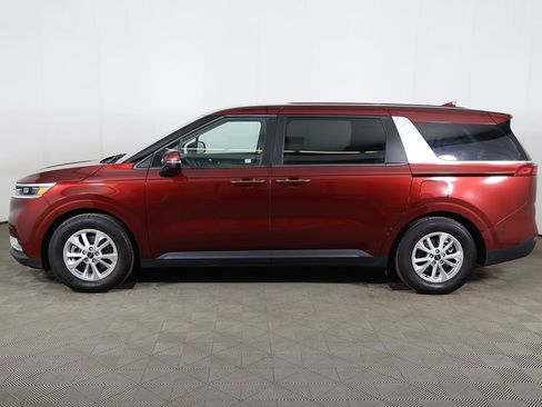 Used 2023 Kia Carnival LX FWD image 18
