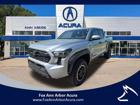 Used 2025 Toyota Tacoma TRD Off-Road AWD/4WD image 1