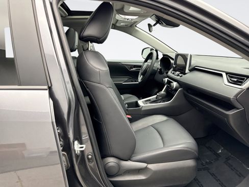 Used 2023 Toyota RAV4 XLE Premium image 16
