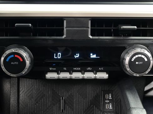 Used 2024 Toyota Tacoma TRD Off-Road AWD/4WD image 19