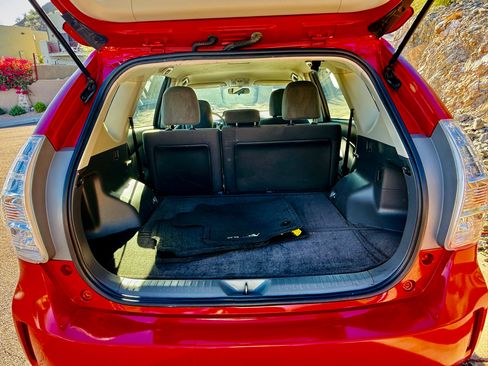 Used 2012 Toyota Prius V Two image 23