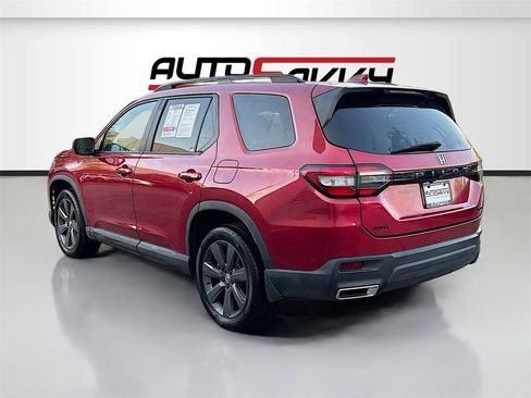 Used 2023 Honda Pilot Sport image 5
