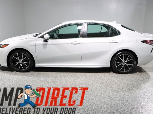 Used 2024 Toyota Camry SE FWD image 10