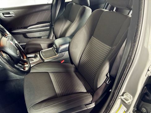 Used 2023 Dodge Charger SXT image 11