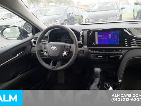 Used 2025 Toyota Camry LE image 21