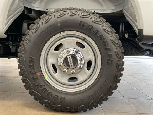 New 2025 Ford F250 XL w/ XL Off-Road Package image 23