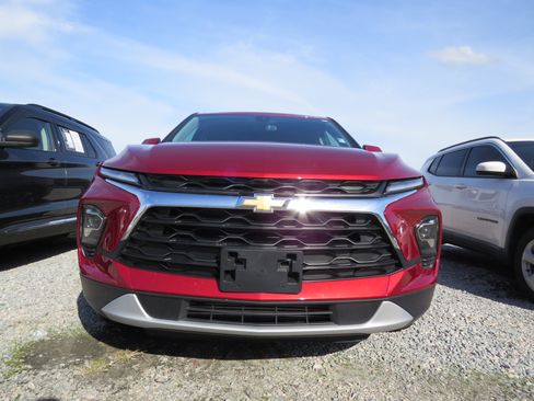 Used 2023 Chevrolet Blazer LT w/ Driver Confidence Package image 3