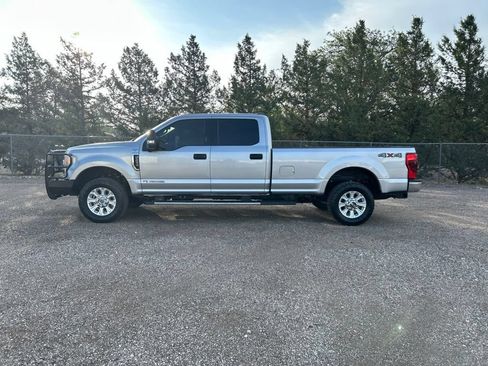 Used 2021 Ford F250 XLT w/ XLT Value Package AWD/4WD image 3